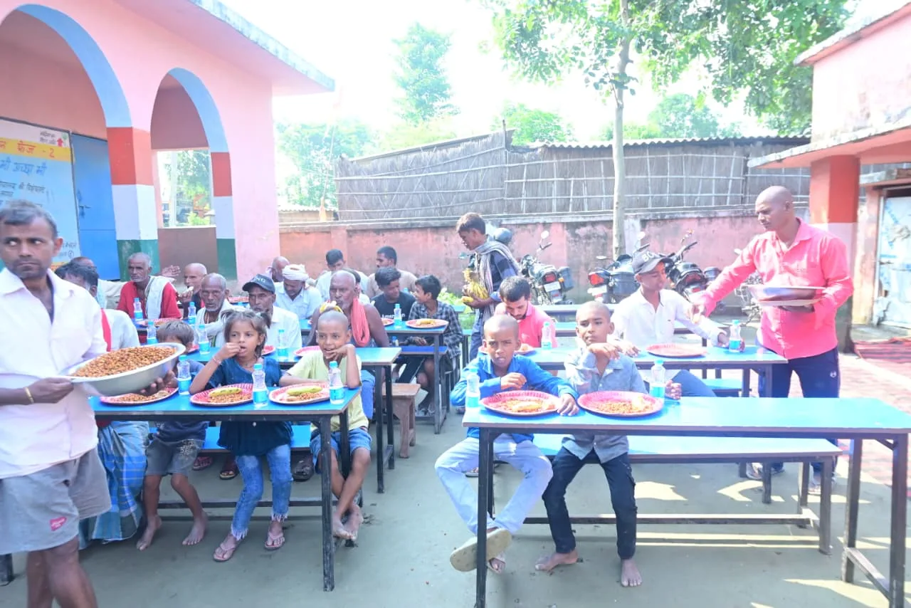 बाढ़ प्रभावित संग्रामपुर में प्रभारी मंत्री श्रवण कुमार का निरीक्षण